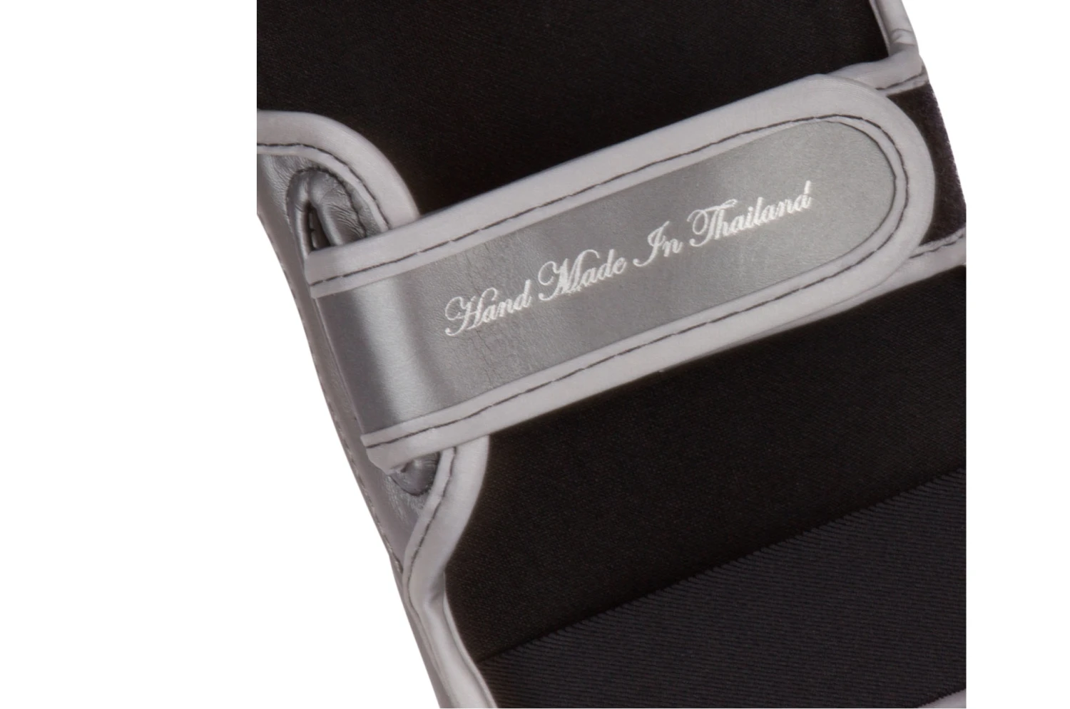 Protège-tibias & Pieds - Gamme Métallisée, Elion Paris 7 Protège-tibias & Pieds - Gamme Métallisée, Elion Paris – Image 7